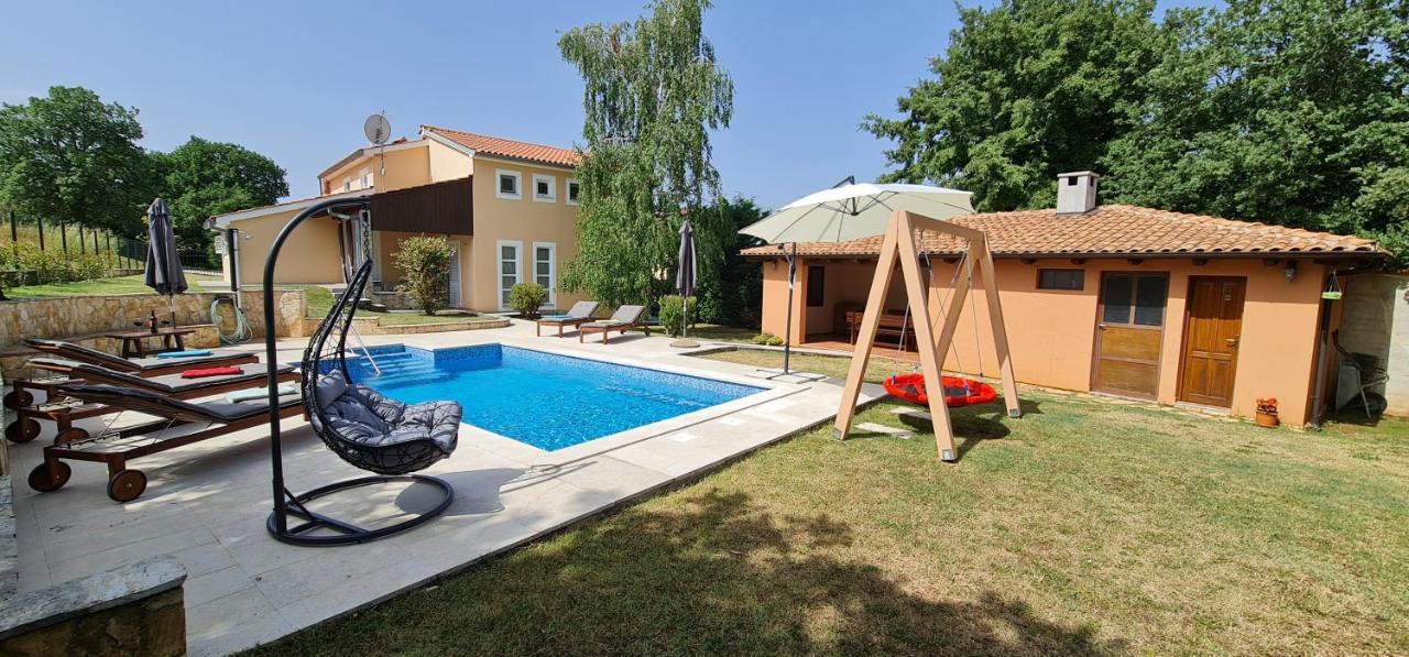 Sunny Garden Villa With Pool Loborika Bagian luar foto
