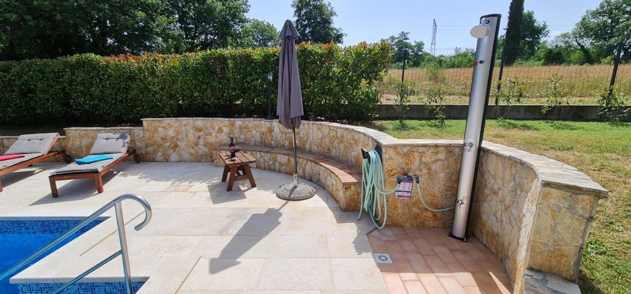 Sunny Garden Villa With Pool Loborika Bagian luar foto