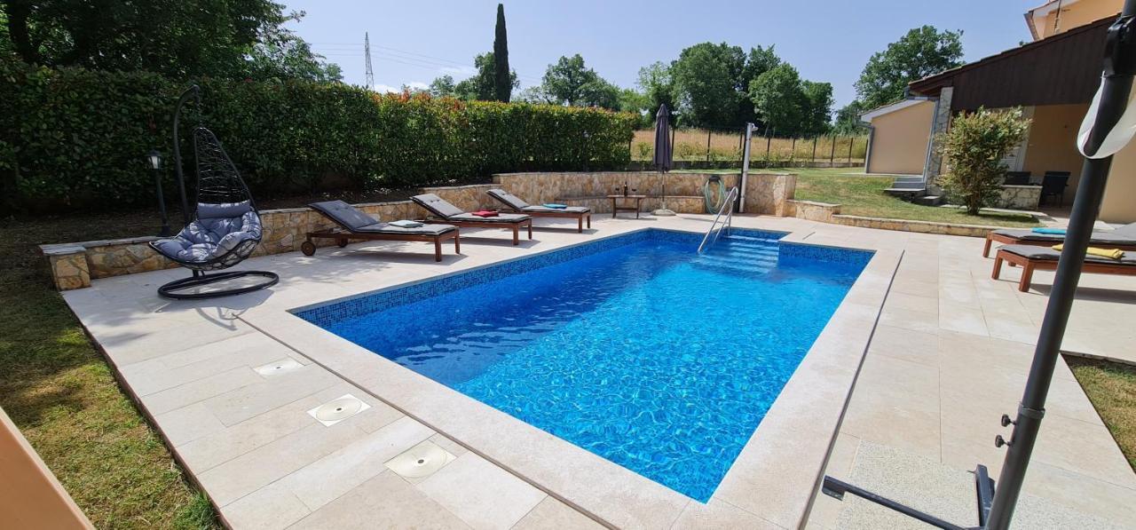Sunny Garden Villa With Pool Loborika Bagian luar foto